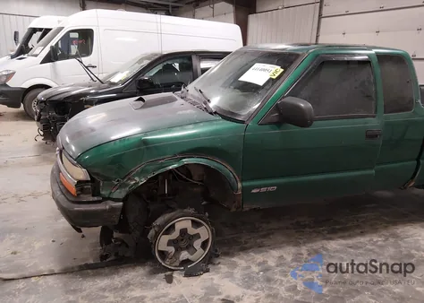 2000 Chevrolet S-10 Ls z USA, uszkodzony, nr VIN 1GCCT19W6Y8186335